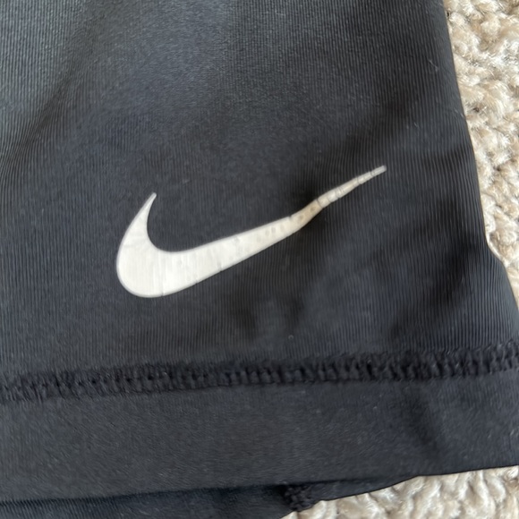 NikePro Dri-Fit slider shorts - Picture 2 of 4